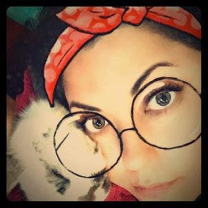 Meet your Posher, Elisa